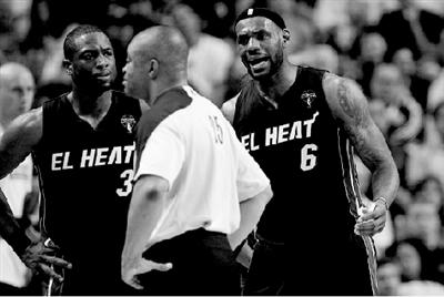 ��������Ȼ����˿��ˡ���ղķ˹�ٴ�Ͷʧ�ؼ��������ܵ�ͬʱ����ţ��ɨ