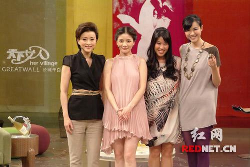 ����̸��ɳ������������һ�����飬��һ�����