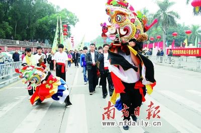 ��ͳ����+�ִ��Ƽ������߳��г���֮·