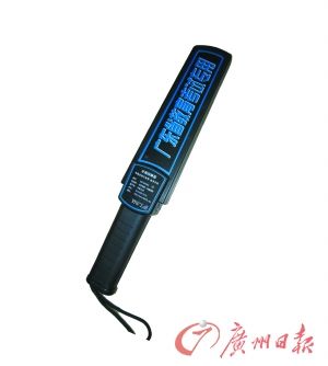 钢丝BRA 金属皮带 唔影响入高考考场