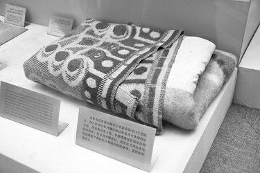 追随英烈红色足迹 续写心中永恒理想_新闻中心_新浪网