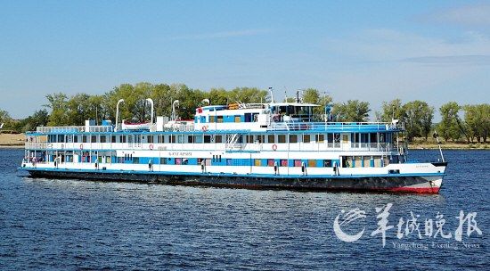 伏尔加河游船沉没103人失踪