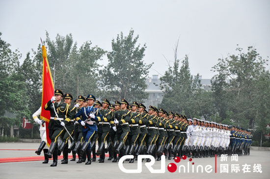 中国人民解放军三军仪仗队见证中国军队开放步
