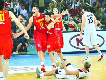 男篮亚锦赛中国队夺冠