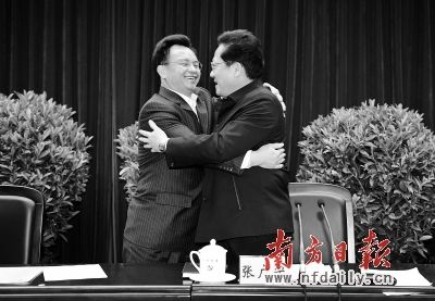 张广宁“交棒”万庆良