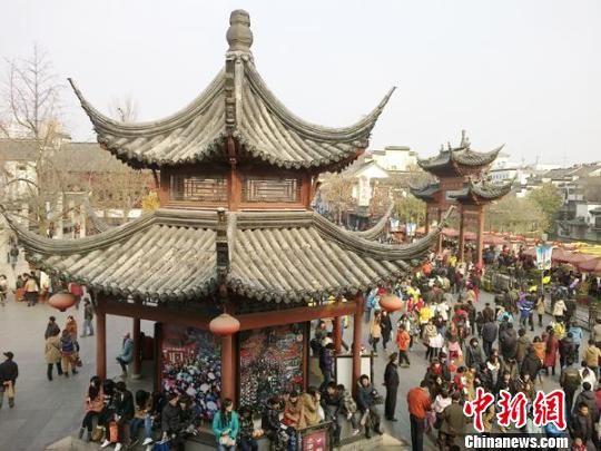 �Ͼ�������͹�ԡ�����Ԫ�������һ��ӭ�����ο�