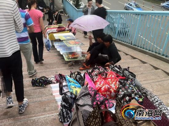 ��������㳡���Ž�ͨӵ��̯����Ȼ�����Ƶ���