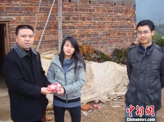 ����ɽ������ίԱ���������м�����Ů�ϴ�ѧ