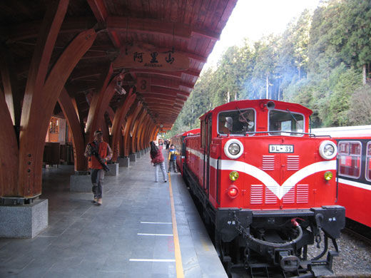 ����ɽ��·��ľ�߸�ʻ�������¶�����½�ο�����