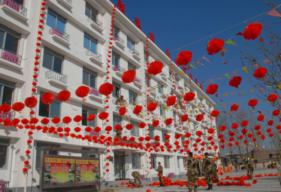 �������߸߹��侯����ĳ���ٱ�ϲӭ���굽��