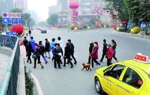 保安亭变身小卖部,小区居民心慌慌