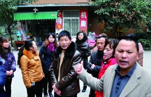 保安亭变身小卖部,小区居民心慌慌