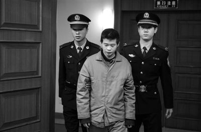 杀死继母21岁小伙获无期徒刑