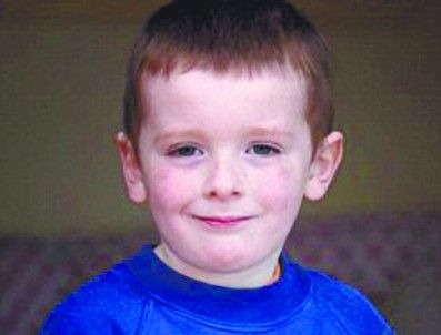 Ӣ��һ��ѧУֻһ��ѧ���߰˸���ʦΧ����ת