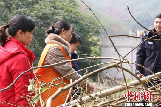 Ů��ͽ��ɱ����������������ʬ