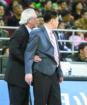 李春江上腿李春江 惹争议