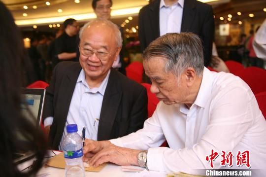 �����ԡ������ƽ���ϯ���Ȼ�������������