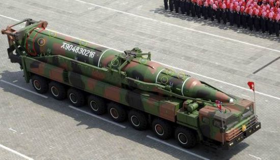 美韩媒体炒作朝鲜最新远程导弹发射车中国造