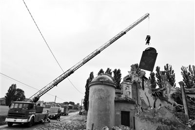 意历史古城凌晨地震6人亡