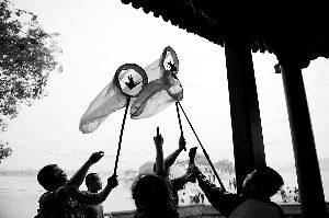 �������