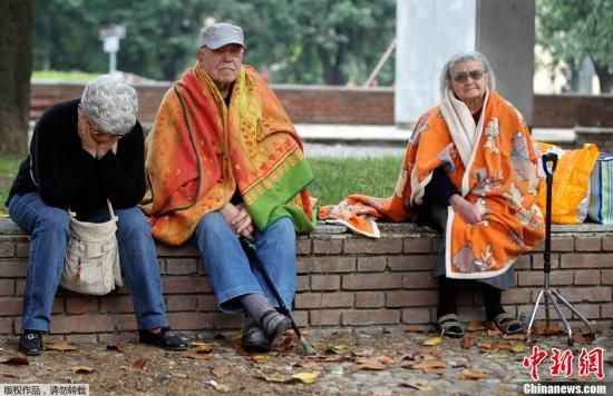 美国意大利两地连线施援5岁小女孩瓦砾下获救