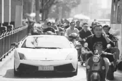 �ܳ�ռ��ȱ�µ��ݻ�