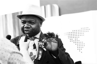 捷盖:读书可以养灵魂