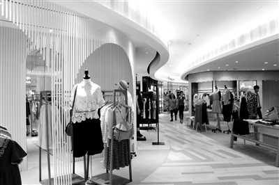 东方新天地I.t重装开业