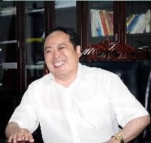 一棵胡杨树的姿态