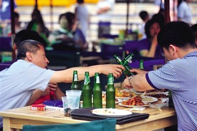 今夏大赛多商家热推啤酒节