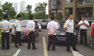 ۴��ѧ��һ����ҵ��С���š��¡��˽���ͣ���Ѳŷ���