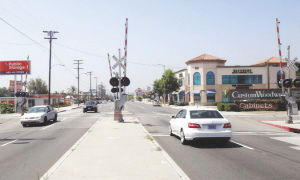 美商务部长华裔聚居区连闯两车祸归咎癫痫引质疑