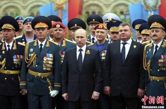 普京要求发展军工提高俄防御力研制最新轰炸机