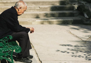 人社部:现行退休年龄不会立刻调整