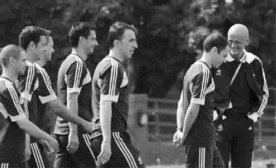 ר������