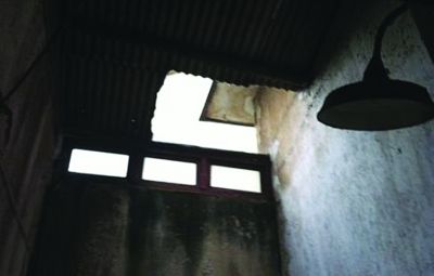 �Ͼ���;��������ʻԱ����:û�����ʣ�ԡ��ֻ��һ����ͷ