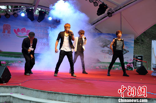 圆明园第17届荷花节开幕阿里郎等助阵音乐节