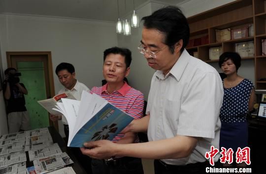 湖南省委宣传部部长许又声视察中新社湖南分社