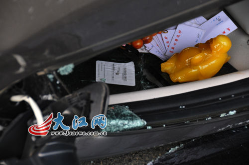 �ϲ������䳵�ٿ���ɣ��ײ�Ľų���