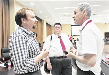 ����������˱������ʸ�