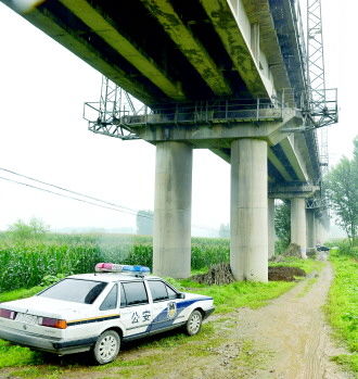 大秦铁路货车撞人9死4伤