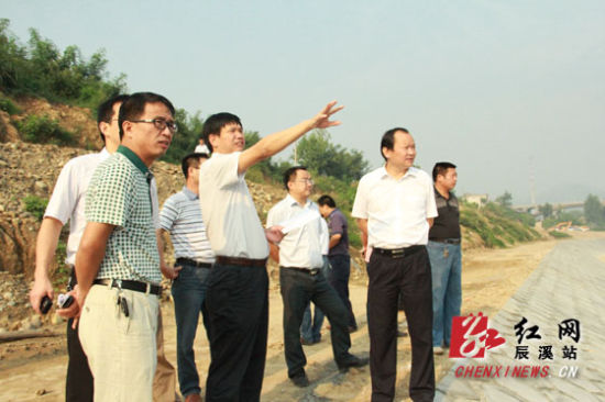 辰溪县委书记杨一中调度湘西剿匪60周年十大