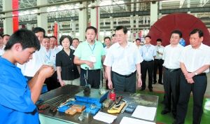 重庆市首届青年职业技能大赛开幕