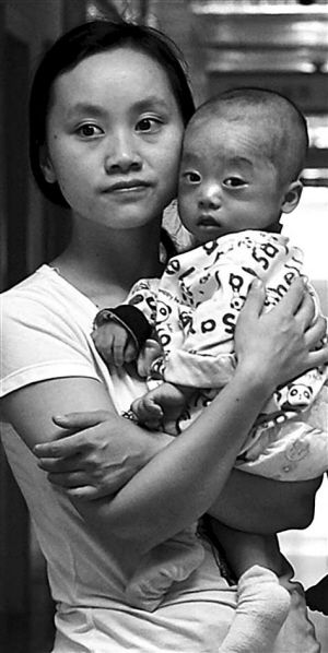 两位妈妈换肝救子