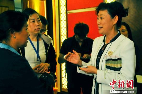 27家知名海外华文媒体抵新疆采访