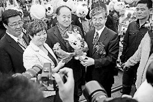 莫言再呼吁莫言热降温:我就是个写小说的农民