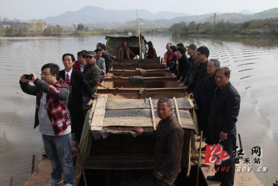 �й���Э����ɷ�п����κ��˴���Ӳ��Ӳ����