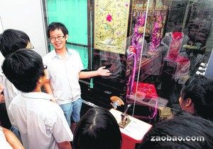 新加坡学生志愿当“导游”加强华文表达能力