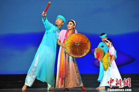 全国华侨农场文艺汇演在兴隆举行东南亚风情尽显