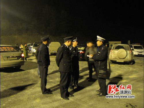 涟源公安“雷霆一号”行动抓获45名违法犯罪人员